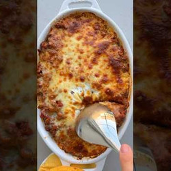 Stuffed Pasta With Cherry Tomatoes And Mozzarella
