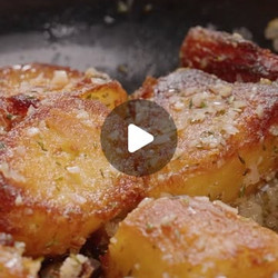 Shallot And Garlic Reduction Roast Potatoes