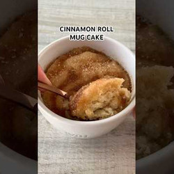 Cinnamon Roll Mug Cake