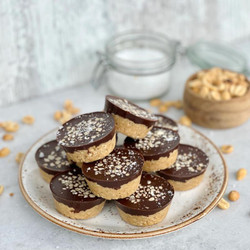 Havrecups Med Peanøttsmør &amp; Sjokoladetopping