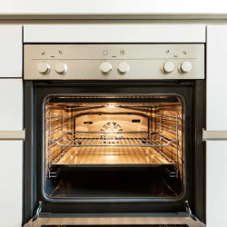 How To Clean Your Oven In Just 5 Minutes