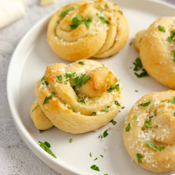 Sourdough Garlic Knots