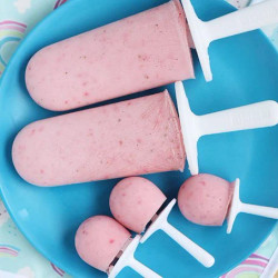 Easy Strawberry Popsicles (with Greek Yogurt)