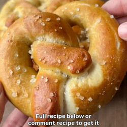 Sourdough Pretzels With Beer Cheese Sauce
