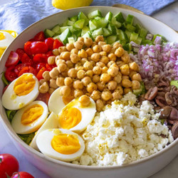 The Chopped Salad That Finally Replaced My Sandwich Lunch