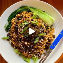 Spicy Coconut Curry Noodles With Crispy Ground Beef