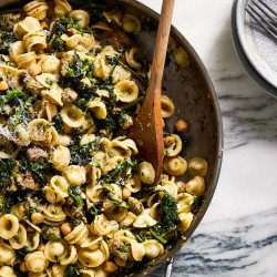 Pasta With Spicy Sausage, Broccoli Rabe and Chickpeas