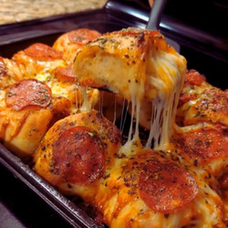 Pepperoni Pizza Rollups