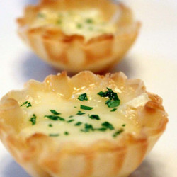Baked Brie Cups With Honey Garlic Sauce