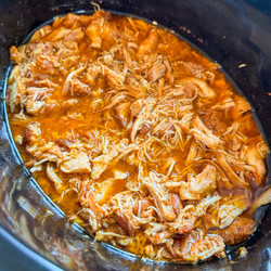 Slow Cooker Honey Sriracha Chicken Thighs