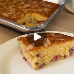 Raspberry &amp; Almond (bakewell) Traybake