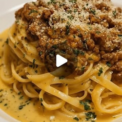 Garlic Butter Beef Linguine In Creamy Cheddar Parmesan Sauce