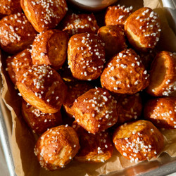 Easy Pretzel Bites With Honey Mustard Dipping Sauce