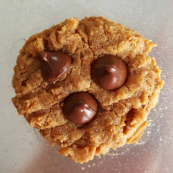 Clean Peanut Butter Chocolate Chip Cookies