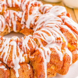 Cinnamon Roll Monkey Bread