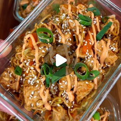 Garlic Ginger Chicken Chow Mein