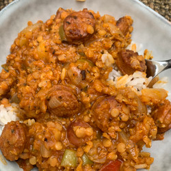 Chorizo con Lentejas Rojas