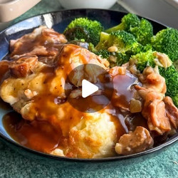 Sausage And Bacon Gravy Mash Pie