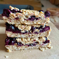 No Bake Blueberry Oat Bars (5 Ingredients)