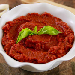 Homemade Pizza Sauce (5 Ingredients)