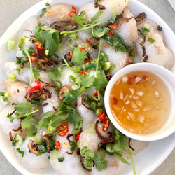 Vietnamese Tapioca Dumplings - Banh Bot Loc