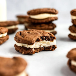 Incredible Gingerbread Oatmeal Cream Pies