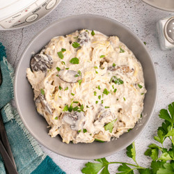 Slow Cooker Chicken Stroganoff