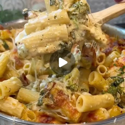 Creamy Pesto Chicken Pasta Bake