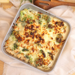 Chicken &amp; Bacon Alfredo Casserole