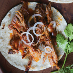 Espaldilla De Puerco Con Salsa 'barbecue' De Chile Ancho