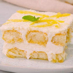 Easy Lemon Tiramisu Recipe (no-bake!)