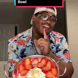Strawberry Cheesecake Bowl