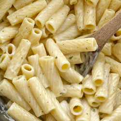 Easy Garlic Parmesan Pasta