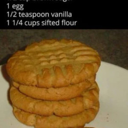 Easy Peanut Butter Biscuits