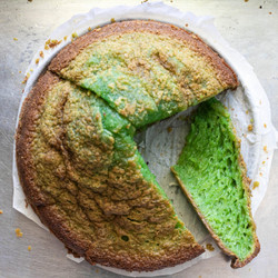 Honeycomb Pandan Cake (bánh Bò Nướng Trứng Rễ Tre Lá Dứa)
