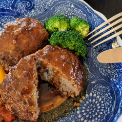 Aunt Ryoko’s Japanese Hamburger Steak (a.k.a. Hambagu)