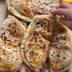 Flatbread With Butter Chicken