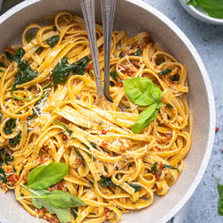 Easy Vegan Spinach And Sun-dried Tomato Pasta