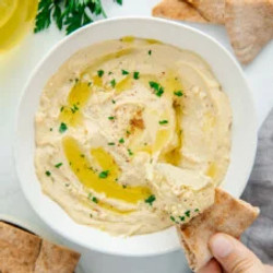 Easy Mediterranean Hummus (authentic Israeli-style)