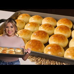 Honey Butter Dinner Rolls