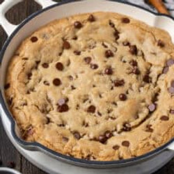 Skillet Chocolate Chip Cookie
