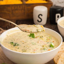 Panera's Copycat Broccoli And Cheddar Instant Pot Soup