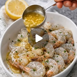 Bright Lemon Garlic Baked Shrimp