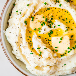 Creamy Mashed Potatoes With Roasted Garlic