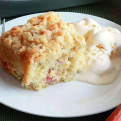 German Rhubarb Streusel Cake