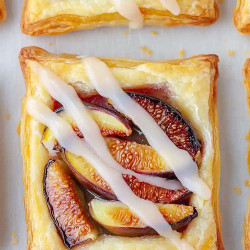 Quick Vanilla Fig Puff Pastry Tarts