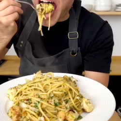 Garlic Cauliflower Pasta