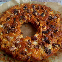 Oat Cake With Apples, Dates And Walnuts