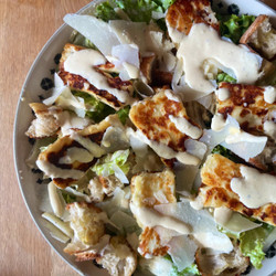 Salade Caesar Au Halloumi
