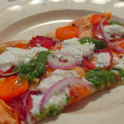 Tomatentarte mit Burrata &amp; Pesto